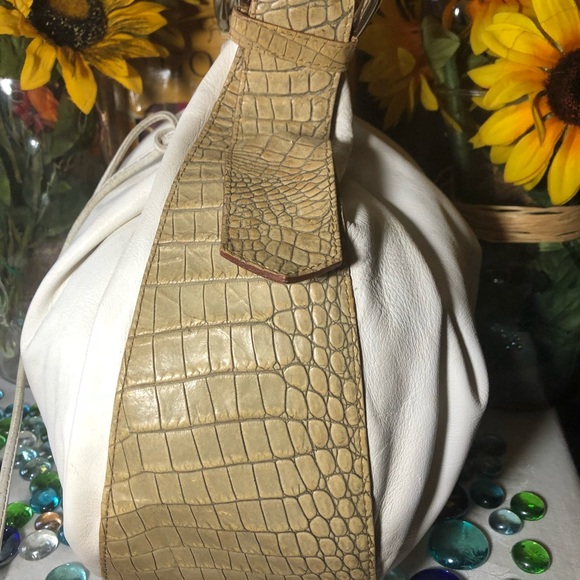 I Santi Drawstring Bag - Picture 6 of 8